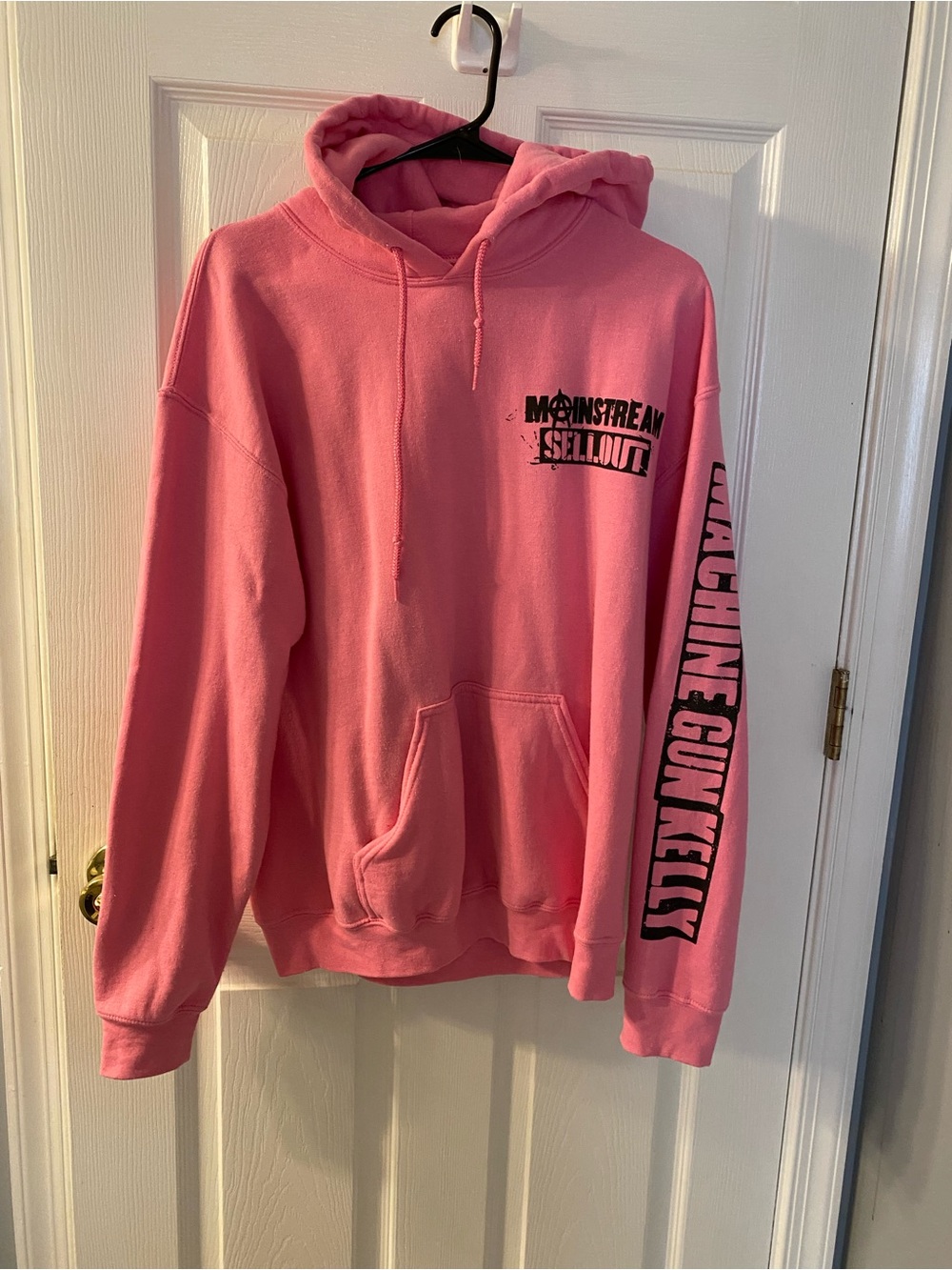 Pink 'Mainstream Sellout' Hoodie machine gun Kelly with Sleeve Graphic unisex